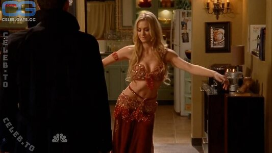 Yvonne Strahovski Nude Leaked Photo #3