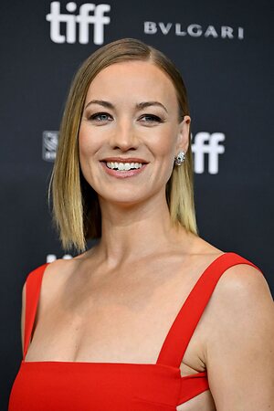 Yvonne Strahovski leaked photo #46