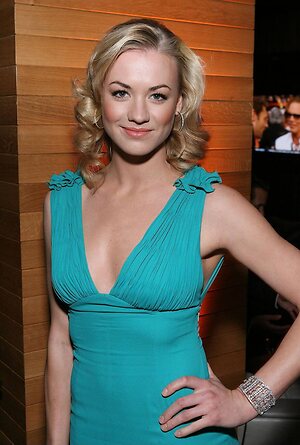 Yvonne Strahovski leaked photo #92
