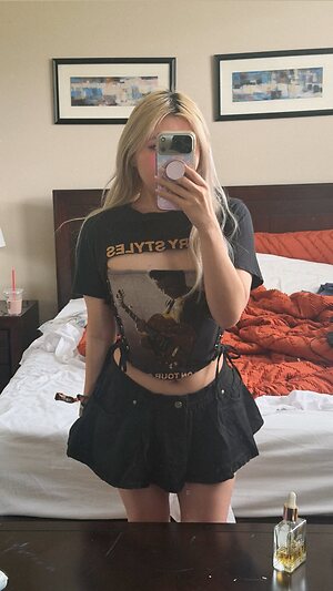 Yvonnie leaked photo #17