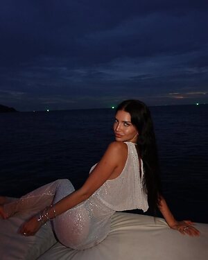 Zaira Nara leaked photo #11