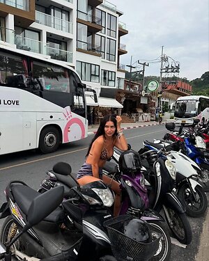 Zaira Nara leaked photo #21