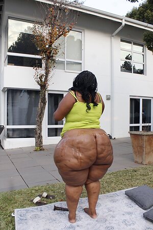 Zamathebutt leaked photo #8