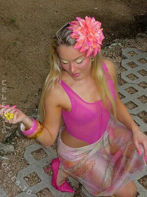 Zara Larsson Nude Leaked Photo #12