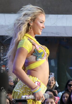 Zara Larsson photo