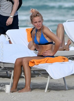 Zara Larsson photo