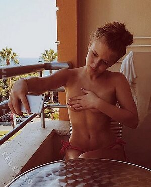 Zara Larsson photo