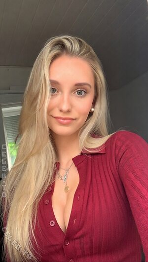 Zarah Ellen Nude Leaked Photo #8