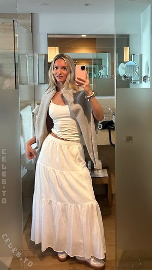 Zarah Ellen Nude Leaked Photo #13