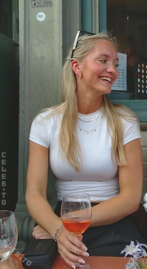 Zarah Ellen photo