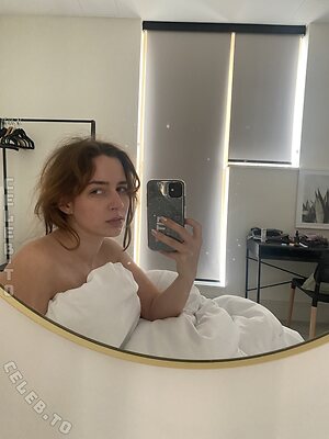 Zarahchan Nude Leaked Photo #5