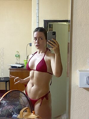 Zarahchan Nude Leaked Photo #7