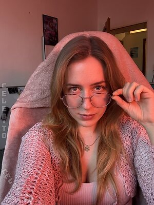 Zarahchan Nude Leaked Photo #13