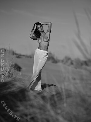 Zeina Nude Leaked Photo #8