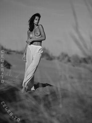 Zeina Nude Leaked Photo #9