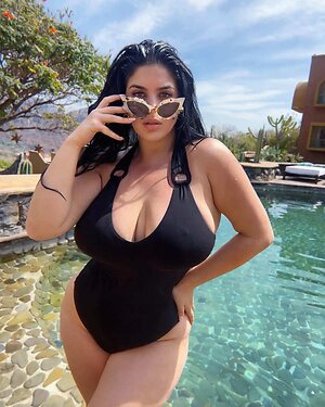 Zelma C Nude Leaked Photo #3