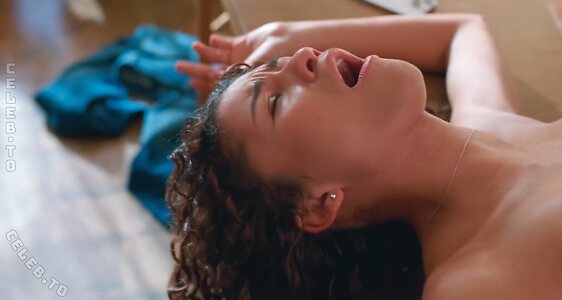 Zendaya Nude Leaked Photo #24