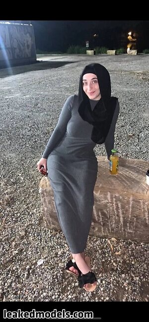 Zeynepauss leaked photo #2