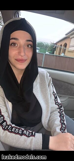 Zeynepauss leaked photo #17