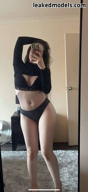 Zeynepauss leaked photo #20