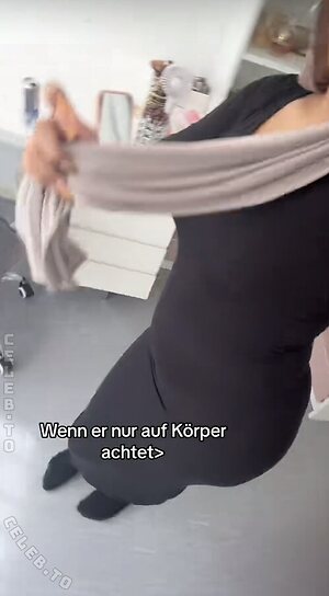 Zeynohijabi Nude Leaked Photo #20