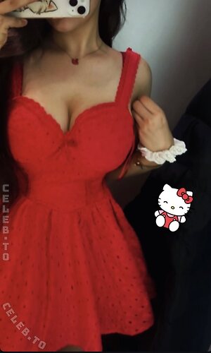Zilan Pakize Nude Leaked Photo #17