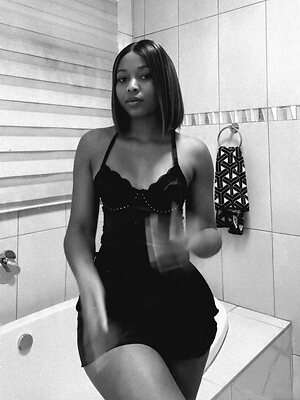 🇿🇦 Zinhle Hope Mazibuko leaked photo #8