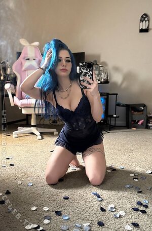 zizibunnii Nude Leaked Photo #3