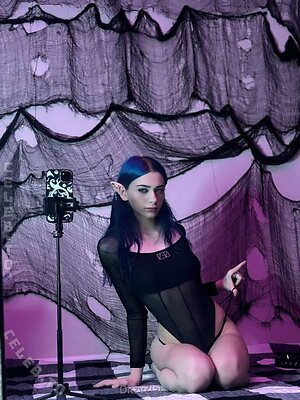 zizibunnii Nude Leaked Photo #20