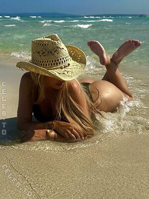 Zoë Chiara Wallner leaked photo #21