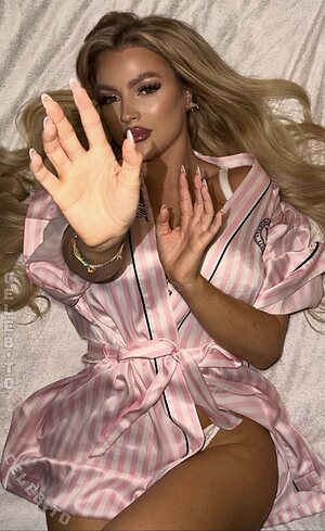 Zoë Chiara Wallner leaked photo #25