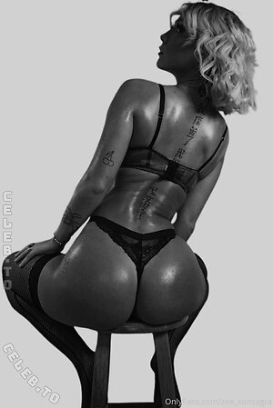 Zoe Consagra photo