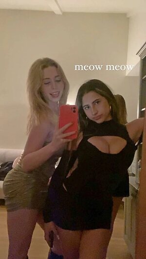 Zoe D. leaked photo #20