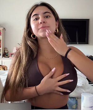Zoe D. leaked photo #29