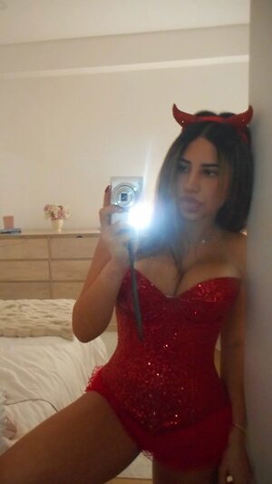 Zoe D. leaked photo #51