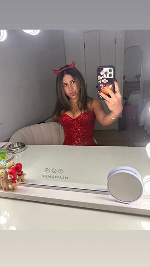 Zoe D. leaked photo #52