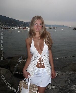 Zoe Kaeppele Nude Leaked Photo #13