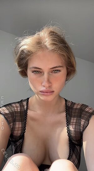 Zoe Kaeppele Nude Leaked Photo #15