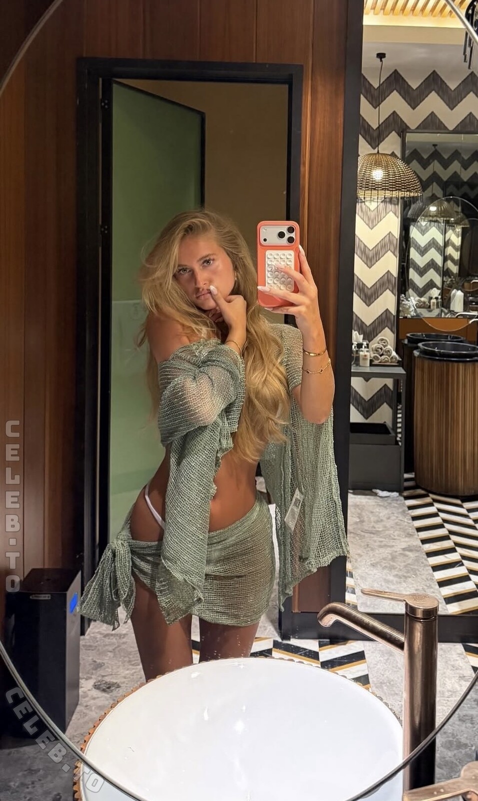 Zoe Kaeppele photo