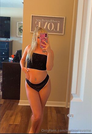 Zoe LaVerne leaked photo #19