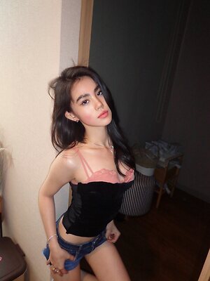 Zoe Levana leaked photo #14
