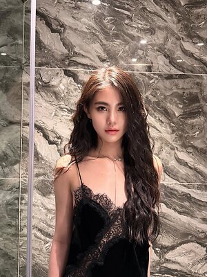 Zoe Levana leaked photo #18
