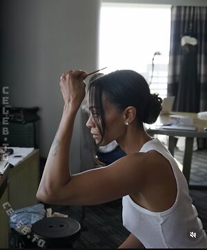 Zoe Saldana Nude Leaked Photo #4