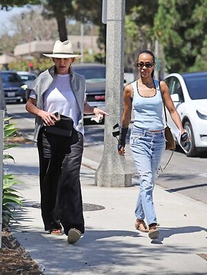 Zoe Saldana photo