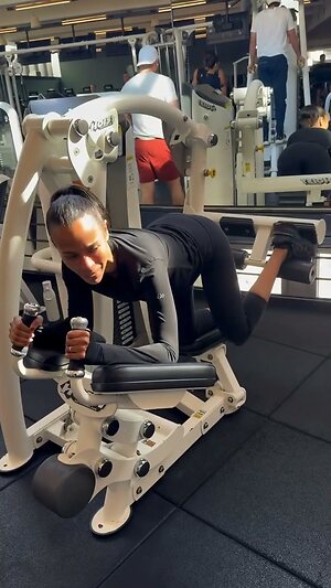 Zoe Saldana leaked photo #139