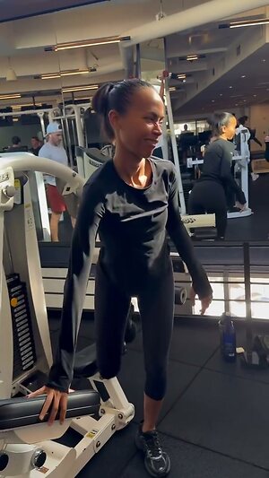 Zoe Saldana leaked photo #144
