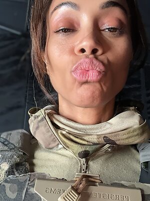 Zoe Saldana leaked photo #181