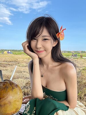 ZOE SO leaked photo #31