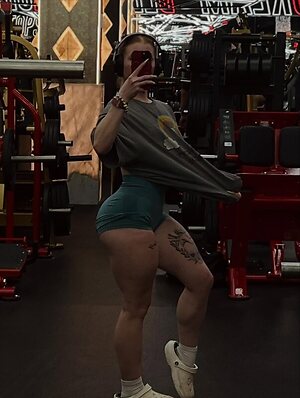 Zoe Tierney leaked photo #7