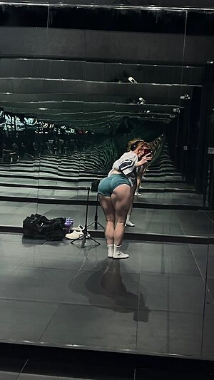 Zoe Tierney leaked photo #32